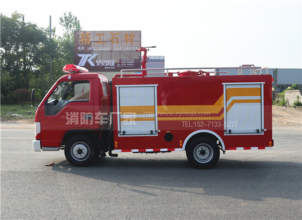 新款福田2噸水罐消防車