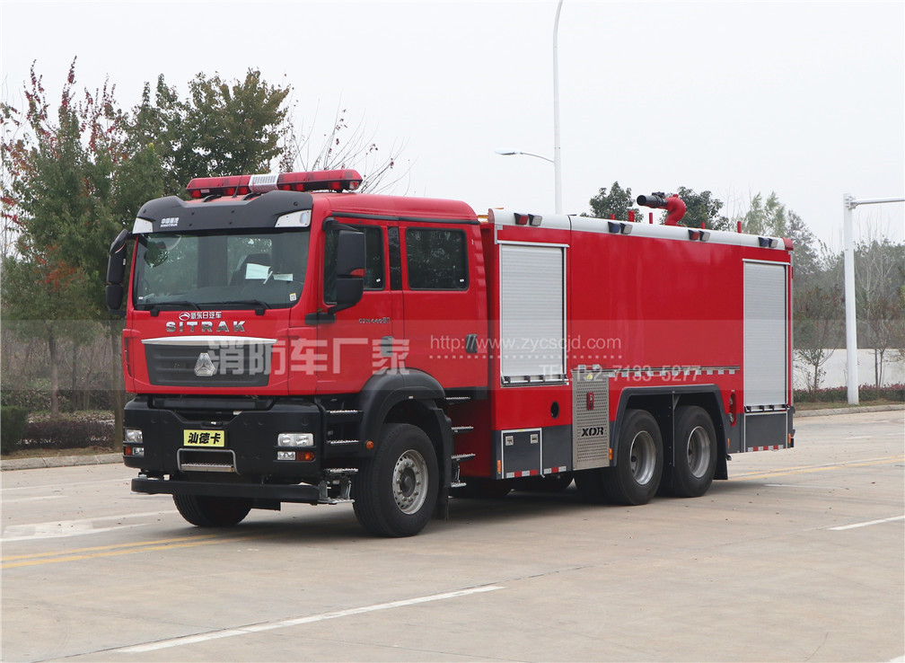 【重汽牌】汕德卡15噸水罐消防車