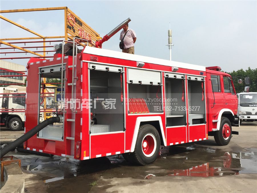 東風153泡沫消防車